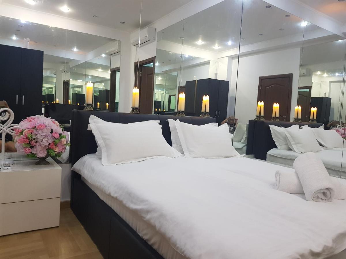 Mirrors Room Mega Mall National Arena Bucureşti Ngoại thất bức ảnh